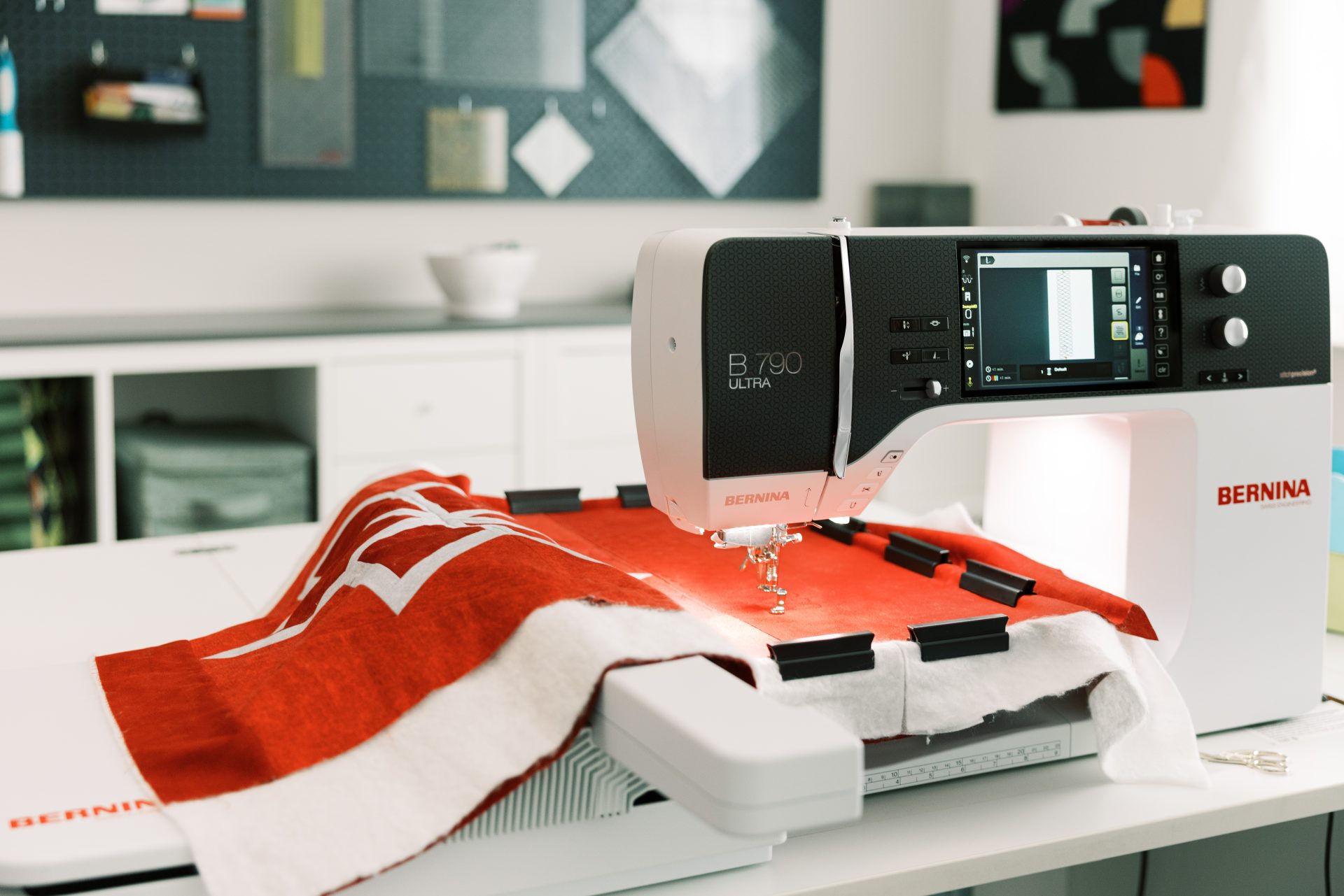 Bernina B790 ULTRA (module broderie inclus) – Image 9