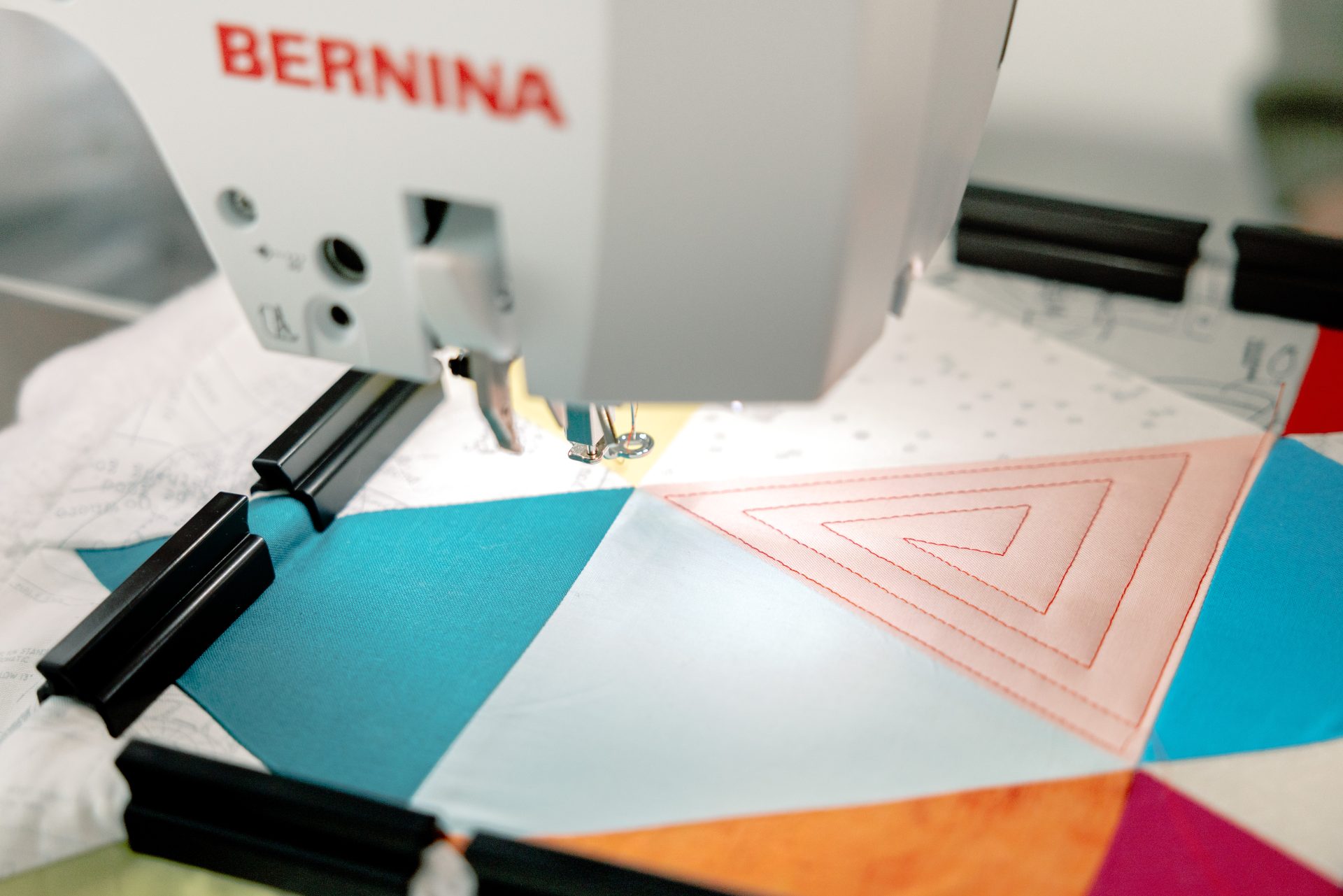 Bernina B790 ULTRA (module broderie inclus) – Image 19