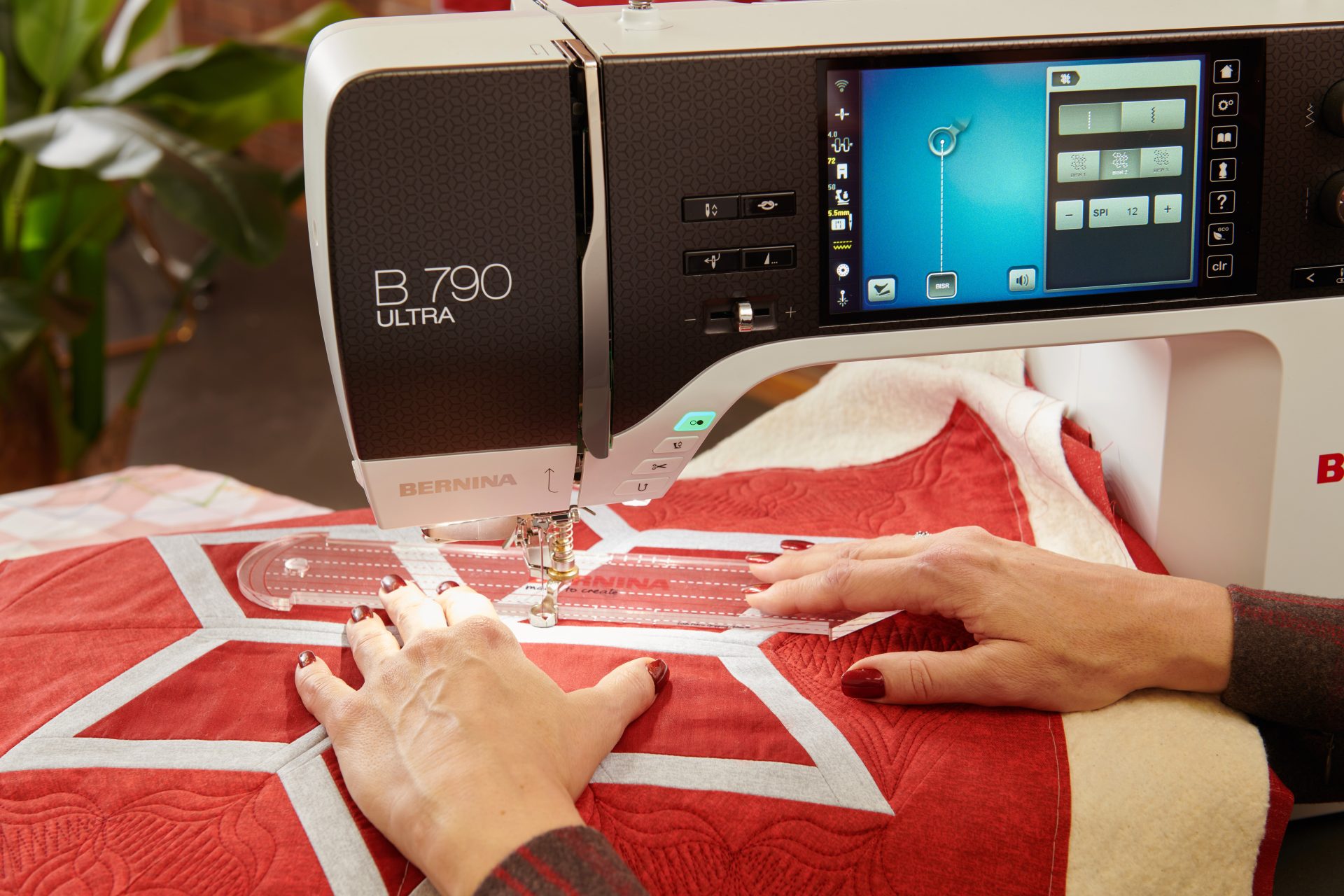 Bernina B790 ULTRA (module broderie inclus) – Image 15