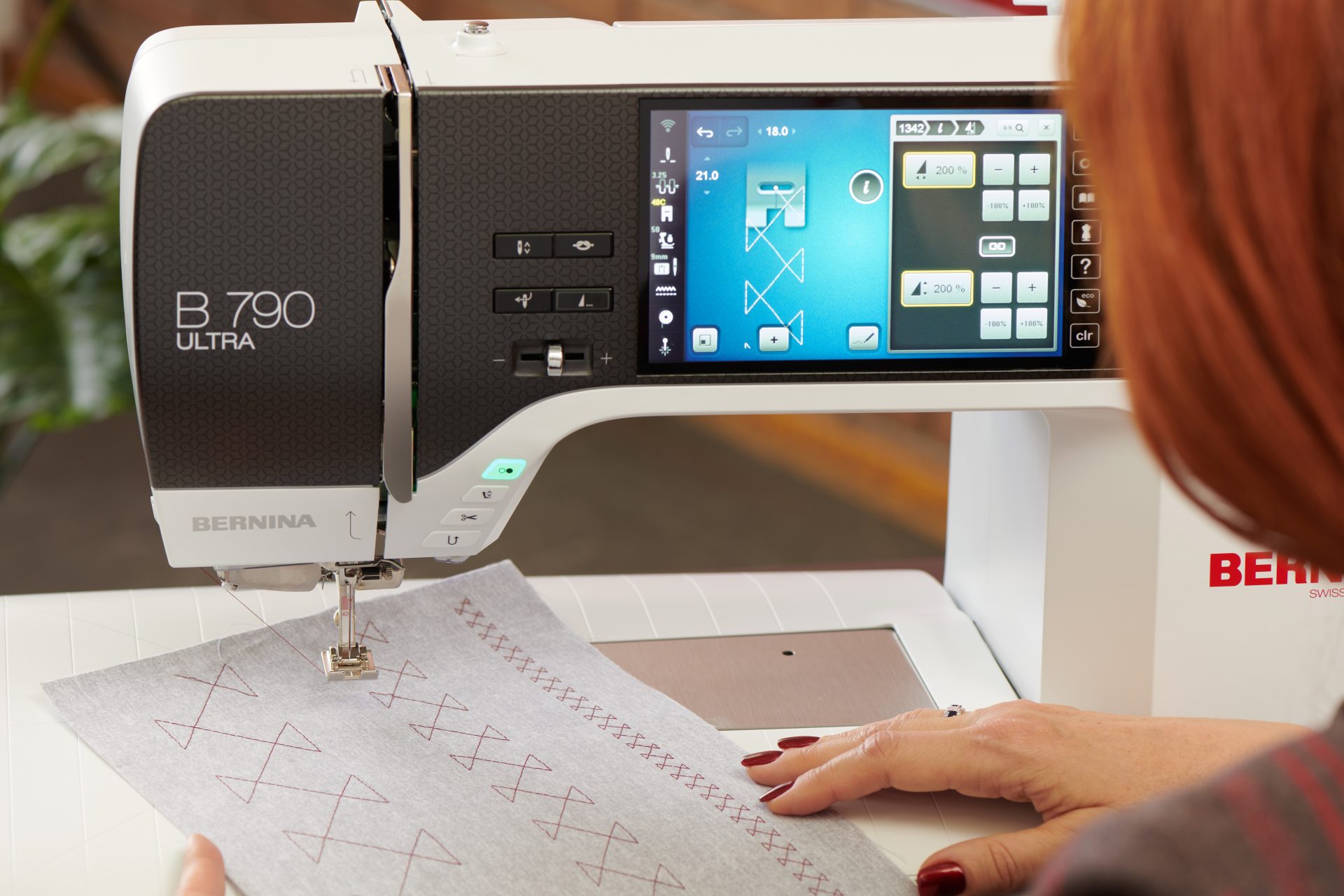 Bernina B790 ULTRA (module broderie inclus) – Image 14